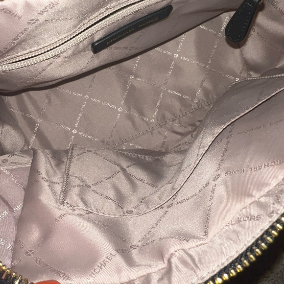 Like New Michael Kors Satchel - Picture 4 of 16